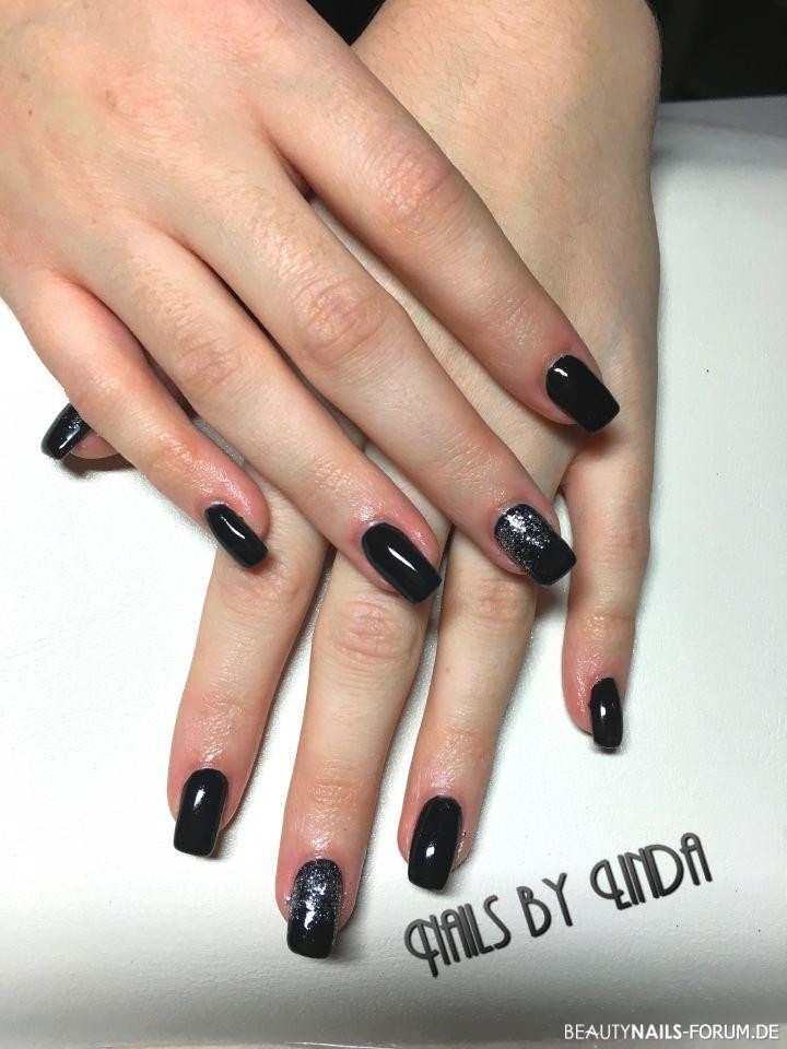 Nageldesign Mit Glitzer
 50 Schwarze Nageldesign Muster