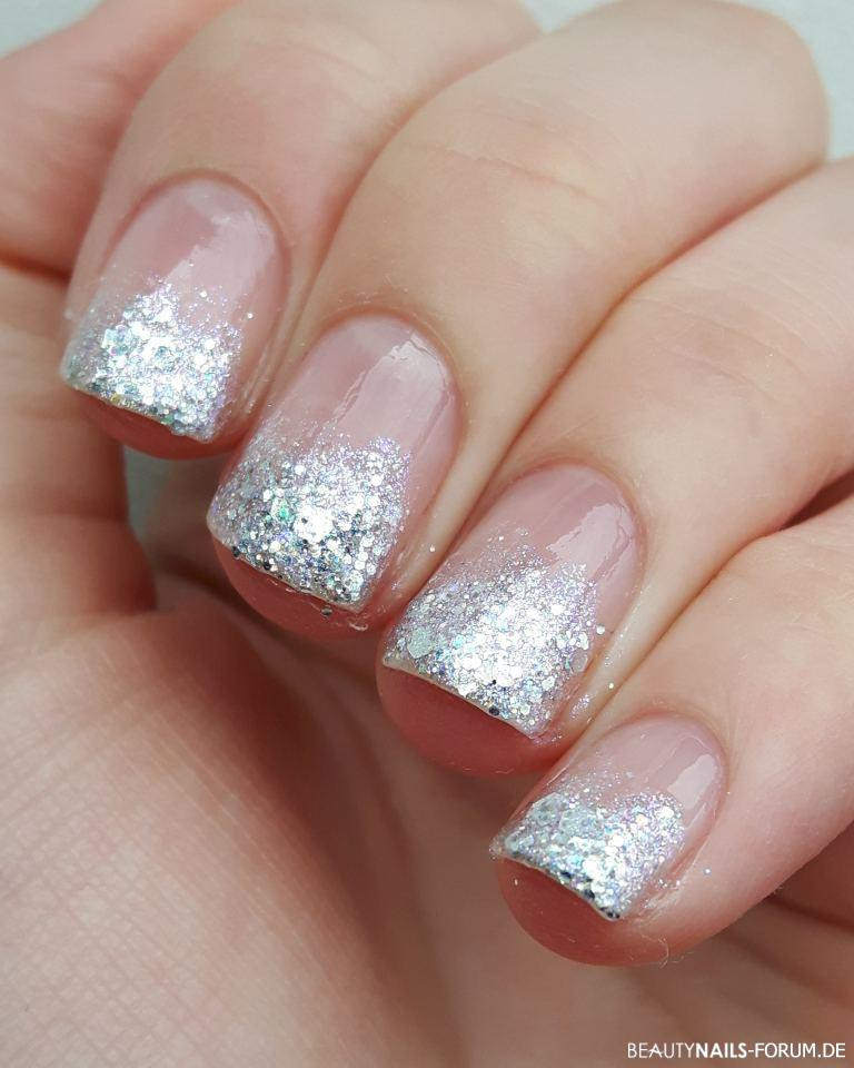 Nageldesign Mit Glitzer
 Glitzer Nagellack mit Schwamm upft Nageldesign