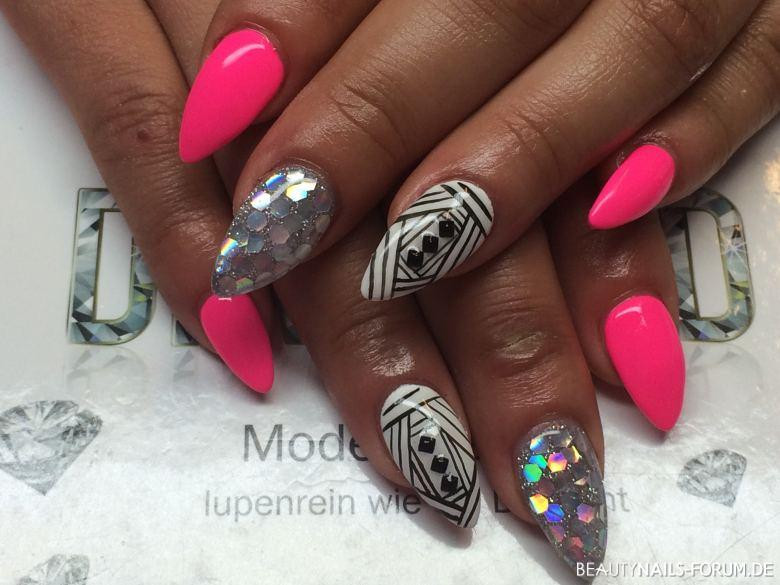 Nageldesign Mit Glitzer
 50 Pink Nageldesign Bilder