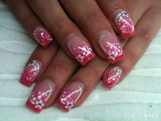 Nageldesign Natur Glitzer
 pink und glitzer Nageldesign