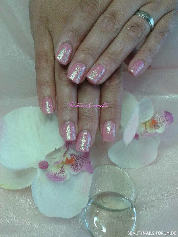 Nageldesign Natürlich Rosa
 Meerjungfrauen Nägel mit Rosa Pigment Nageldesign
