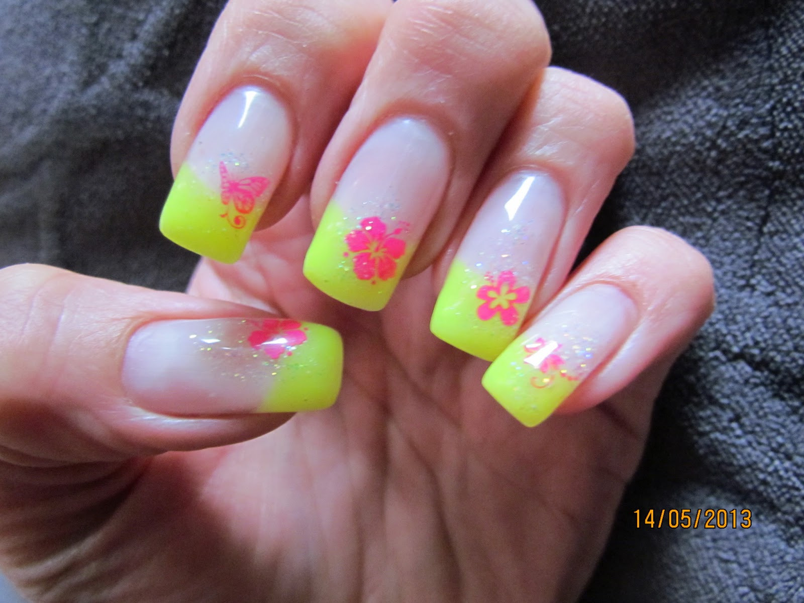 Nageldesign Neonfarben
 Nageldesign Neonfarben