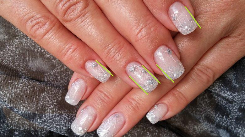 Nageldesign Neutral
 Bild Draufsicht Gelmodellage Anfänger Nagelmodellagen