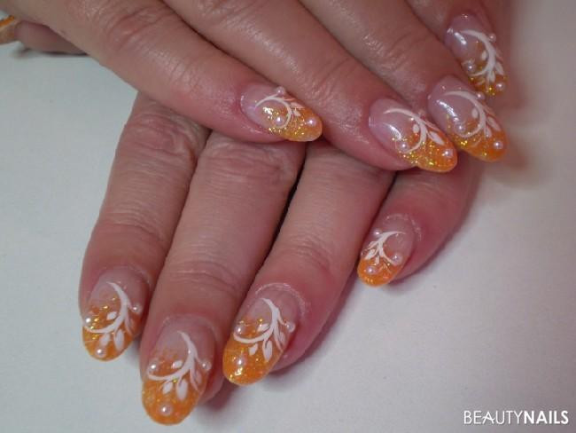 Nageldesign Orange Glitter
 Orange Acrylnägel