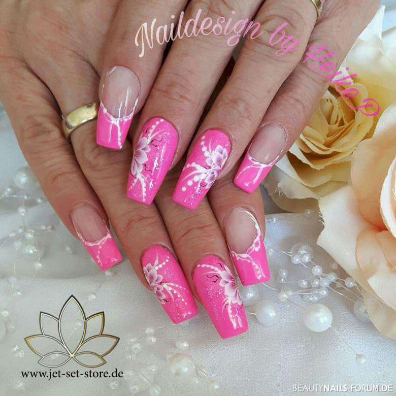 Nageldesign Osterhase
 Sommer und Frühling Nageldesign Ideen Seite 4