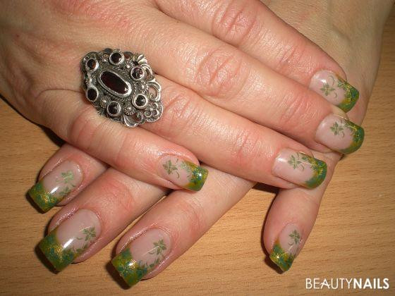 Nageldesign Petrol
 schönes grün Nageldesign