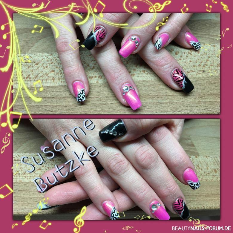 Nageldesign Pink Schwarz
 Gel Fullcover in schwarz und pink mit Steinchen Nageldesign