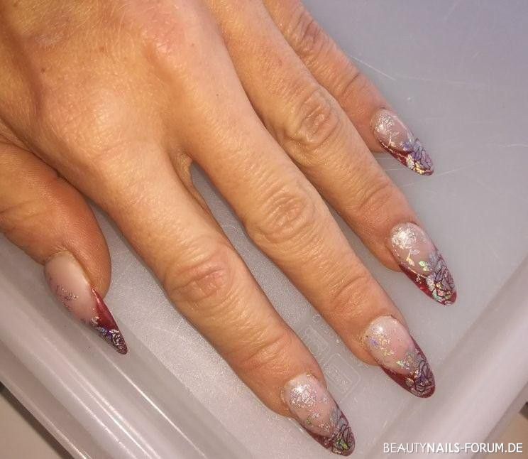 Nageldesign Rot Silber
 Nageldesign mit glitzerndem Rot und Holofolie Nageldesign