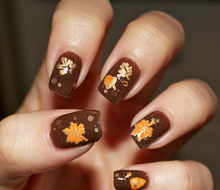 Nageldesign Rottöne
 Herbst Maniküre Die Tendenzen 2015 bei der Nailart