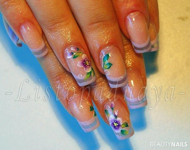 Nageldesign Schablonen
 Lila Nageldesign