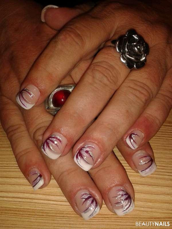 Nageldesign Schablonen
 schablonen verlängerung mit "malerei" Gelnägel