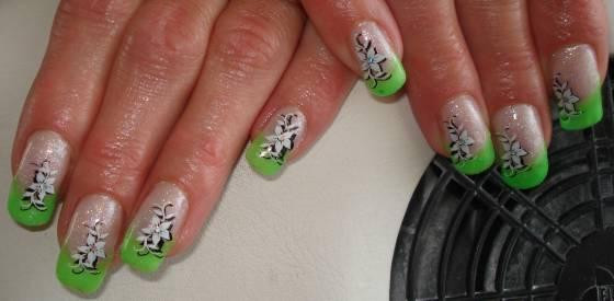 Nageldesign Schablonen
 Neon Grün Nageldesign