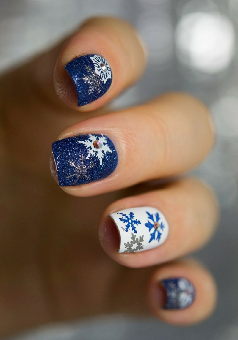 Nageldesign Schneeflocke
 30 Nageldesign Ideen für eine märchenhafte Winterhochzeit