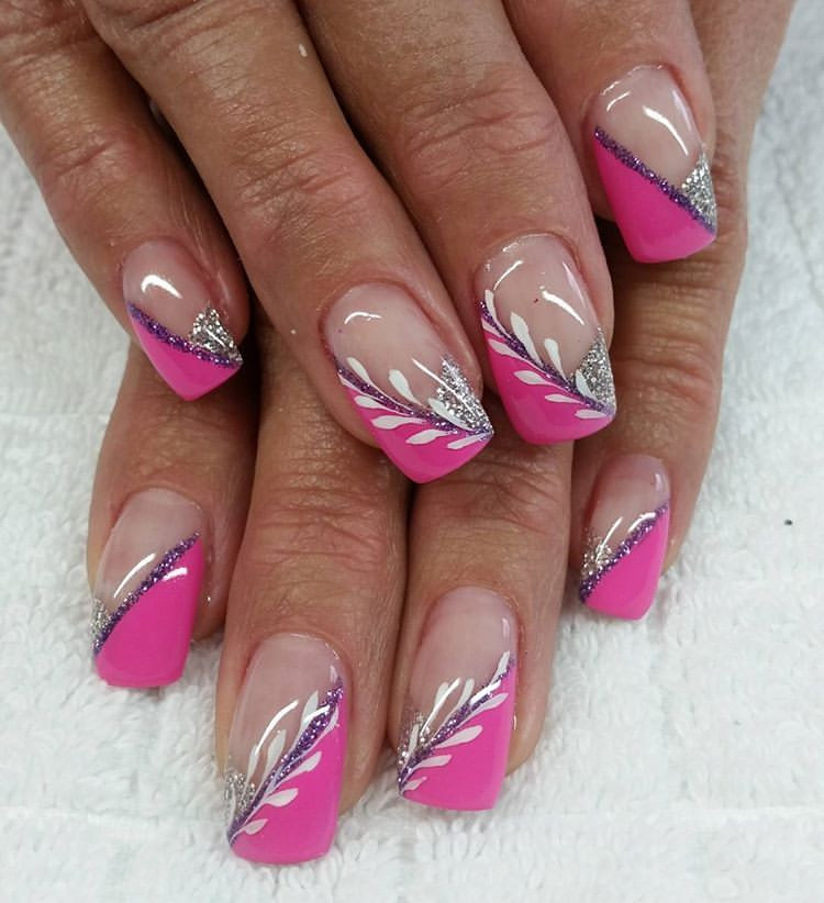 Nageldesign Schnörkel
 fingernägel gelnägel pink glitzer schnörkel