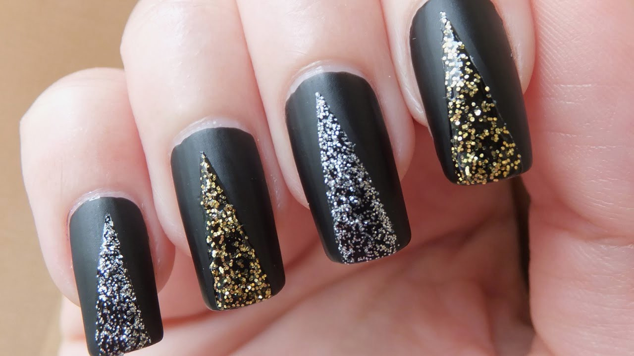 Nageldesign Schwarz Matt
 Gelnägel Schwarz Gold Matt selber machen DIY Anleitung