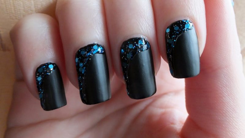 Nageldesign Schwarz Matt
 Stil Eleganz und Provokation nur mit Nageldesign