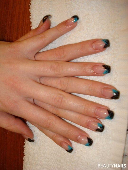 Nageldesign Schwarz Türkis
 schwarz mit türkis Nageldesign