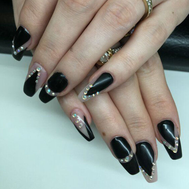 Nageldesign Steinchen
 Laura Nails Nagelstudio Bildergalerie