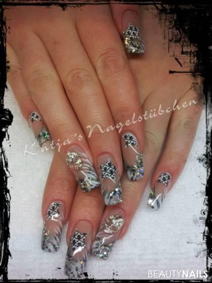 Nageldesign Totenkopf
 Totenkopf Nägel Acrylnägel