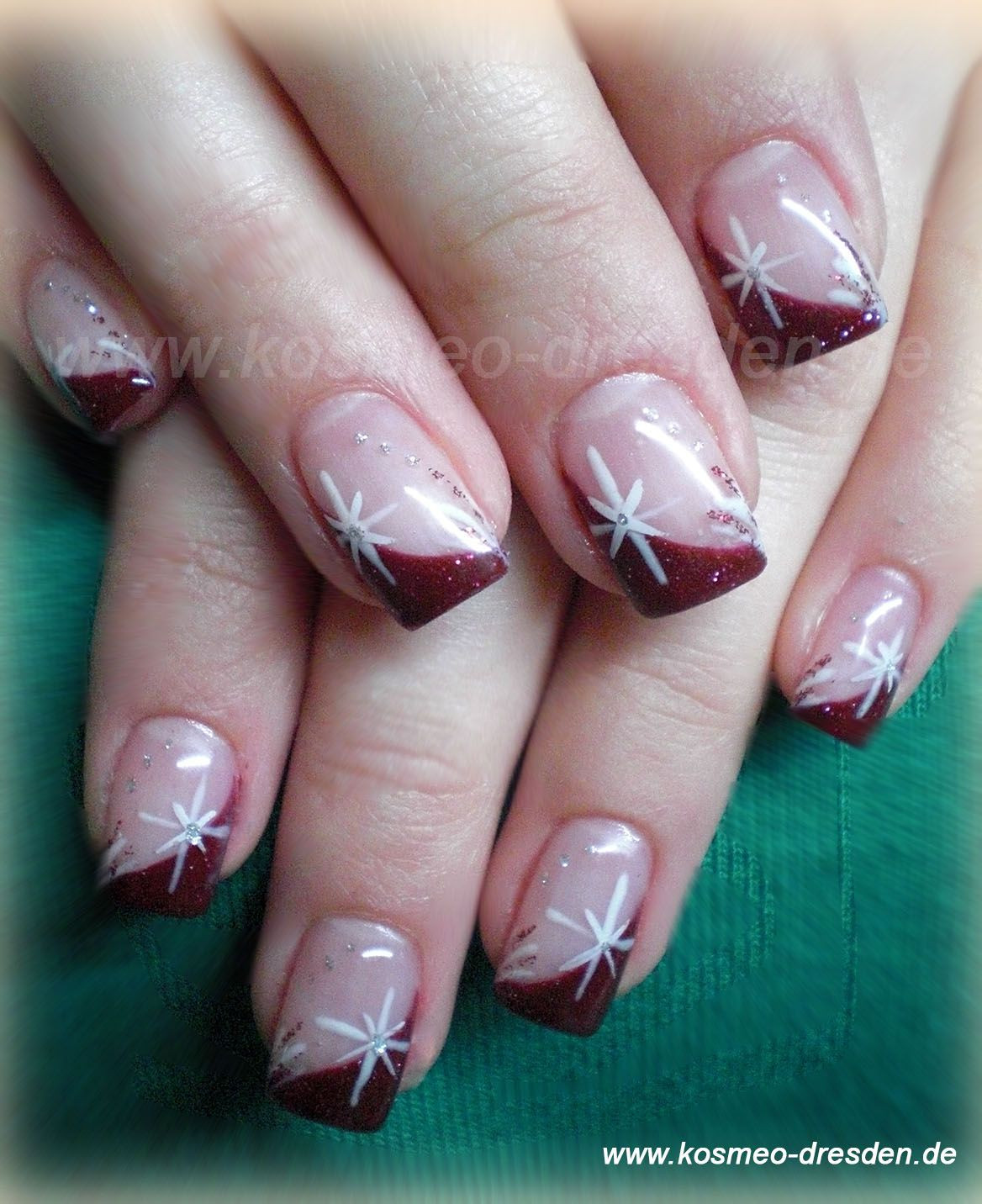 Nageldesign Weihnachten Muster
 Nageldesign Weihnachten 2012 mit Schneeflocken