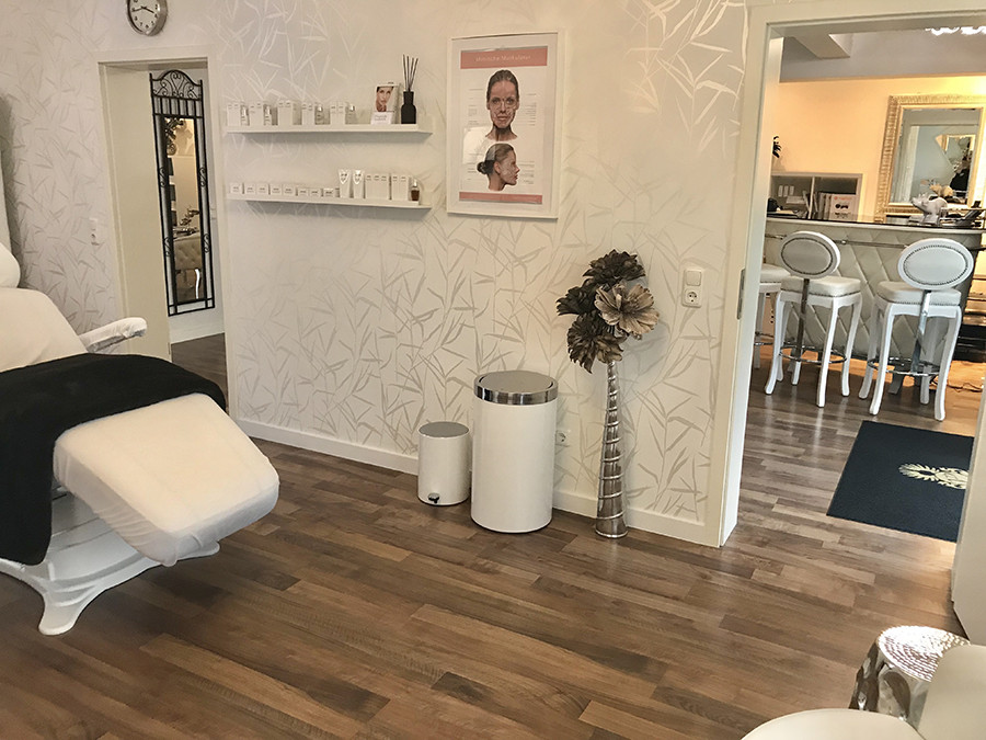 Nageldesign Wiesbaden
 Kosmetikstudio in Wallau bei Wiesbaden Beautywelt von