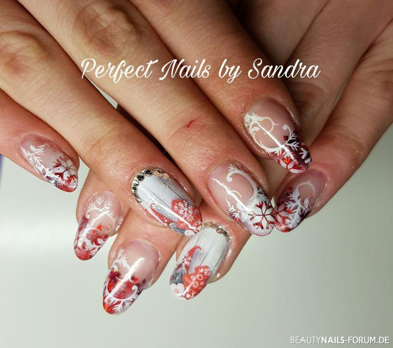 Nageldesign Winter Bilder
 Weihnachtliches French mit Airbrush Winter