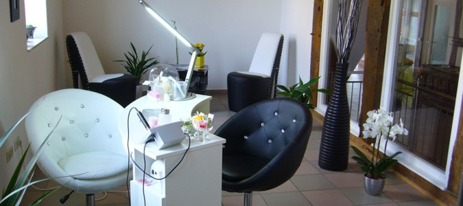 Nagelstudio Handwerk
 Nagelstudio Anastasias Handwerk Huculvi Passage