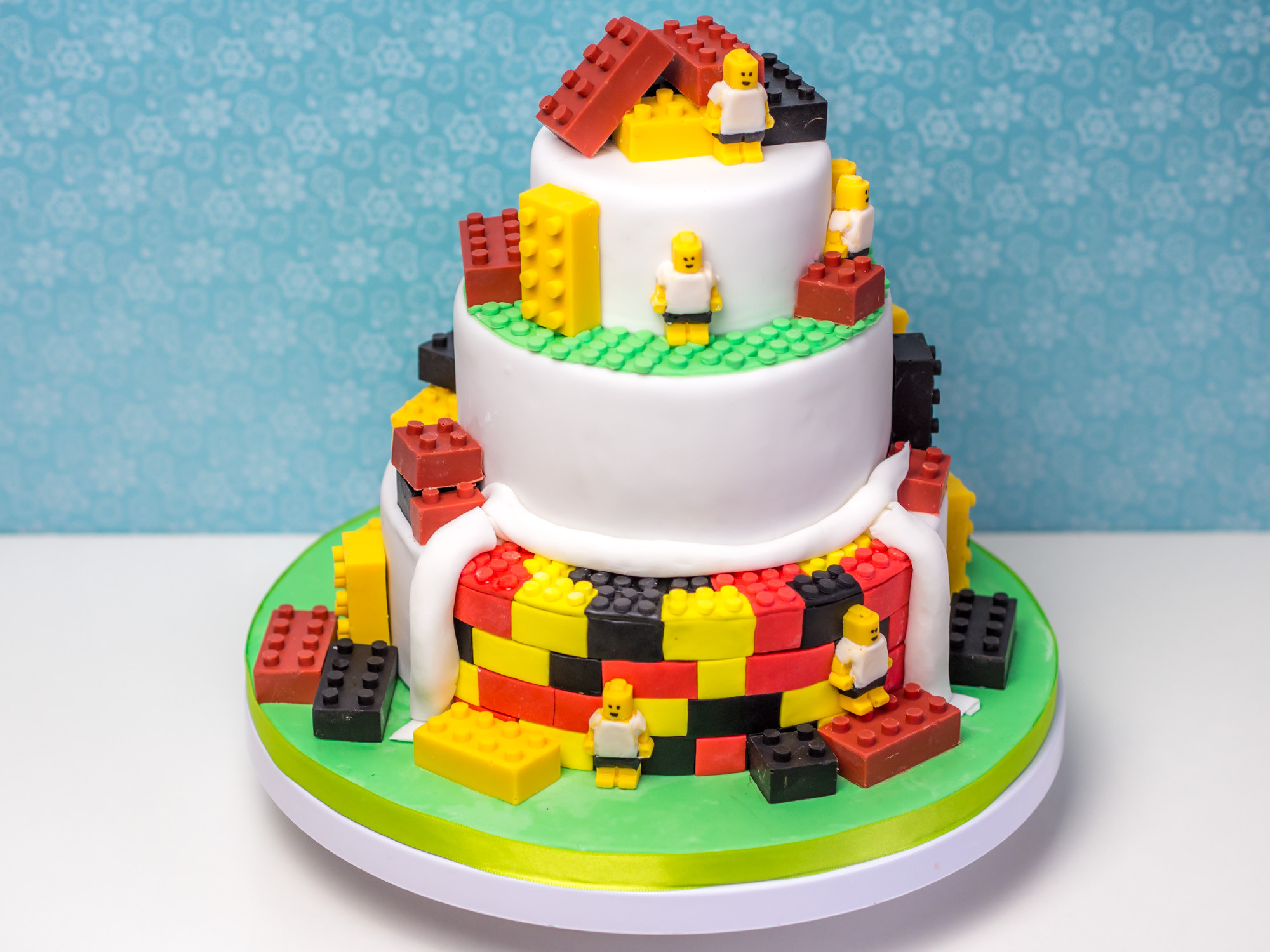 Ninjago Geburtstagstorte
 Lego Torte zur Fußball EM enkieker