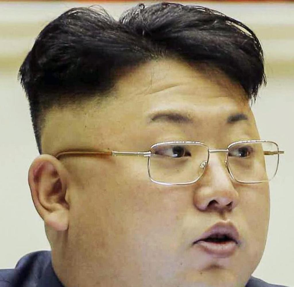 Nordkorea Frisuren
 Pjöngjang Alltag in Nordkorea – der ganz normale Wahnsinn