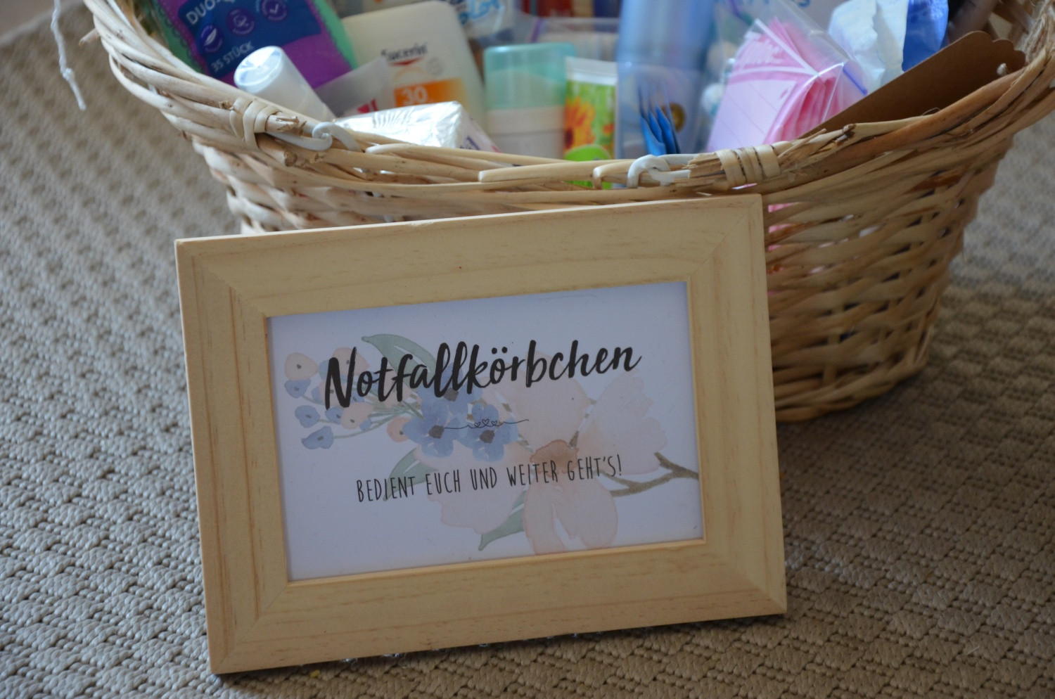 Notfallkorb Hochzeit
 Freebie Schild für dein Notfallkörbchen DIY Hochzeit