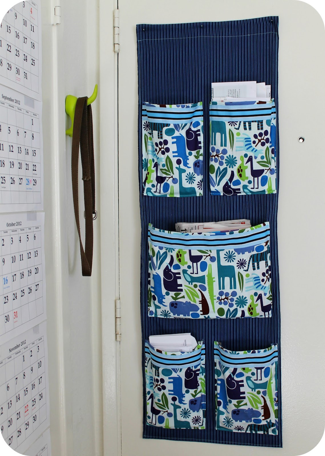 Organizer Diy
 DiY Project Sew a Fabric Mail Organizer for the Wall