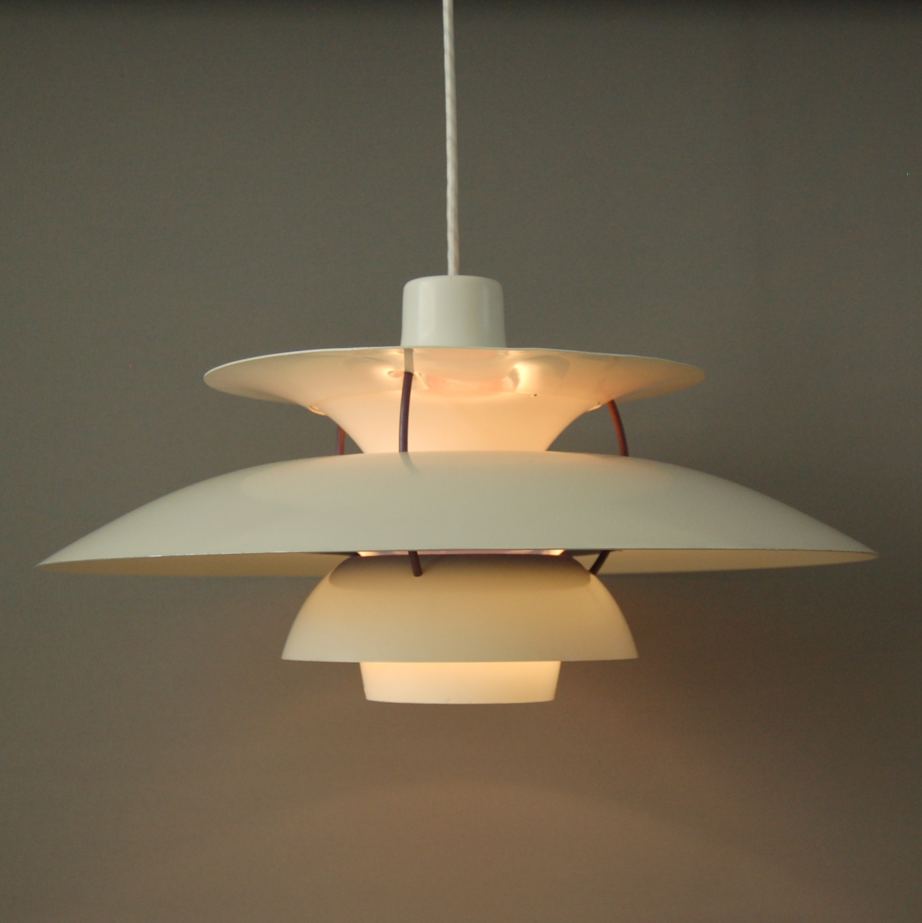 Ph5 Lampe
 PH5 Hanging Lamp from the sixties by Poul Henningsen for