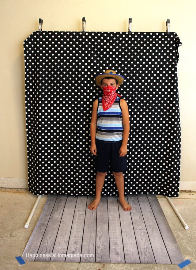 Photo Booth Diy
 DIY Booth Backdrop Frame for around $10