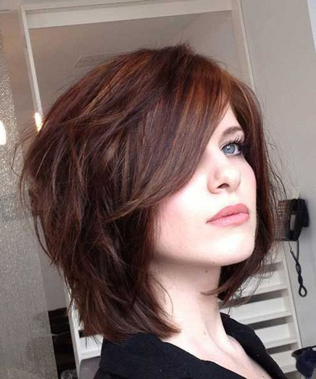 Pixie Haarschnitt
 15 Besten Trendige Frisuren für Runde Gesichter