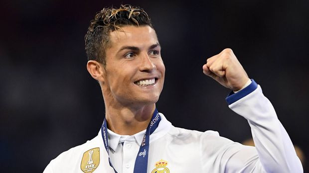 Ronaldo Frisuren
 Nach CL Triumph Ronaldo verpasst sich neue Frisur