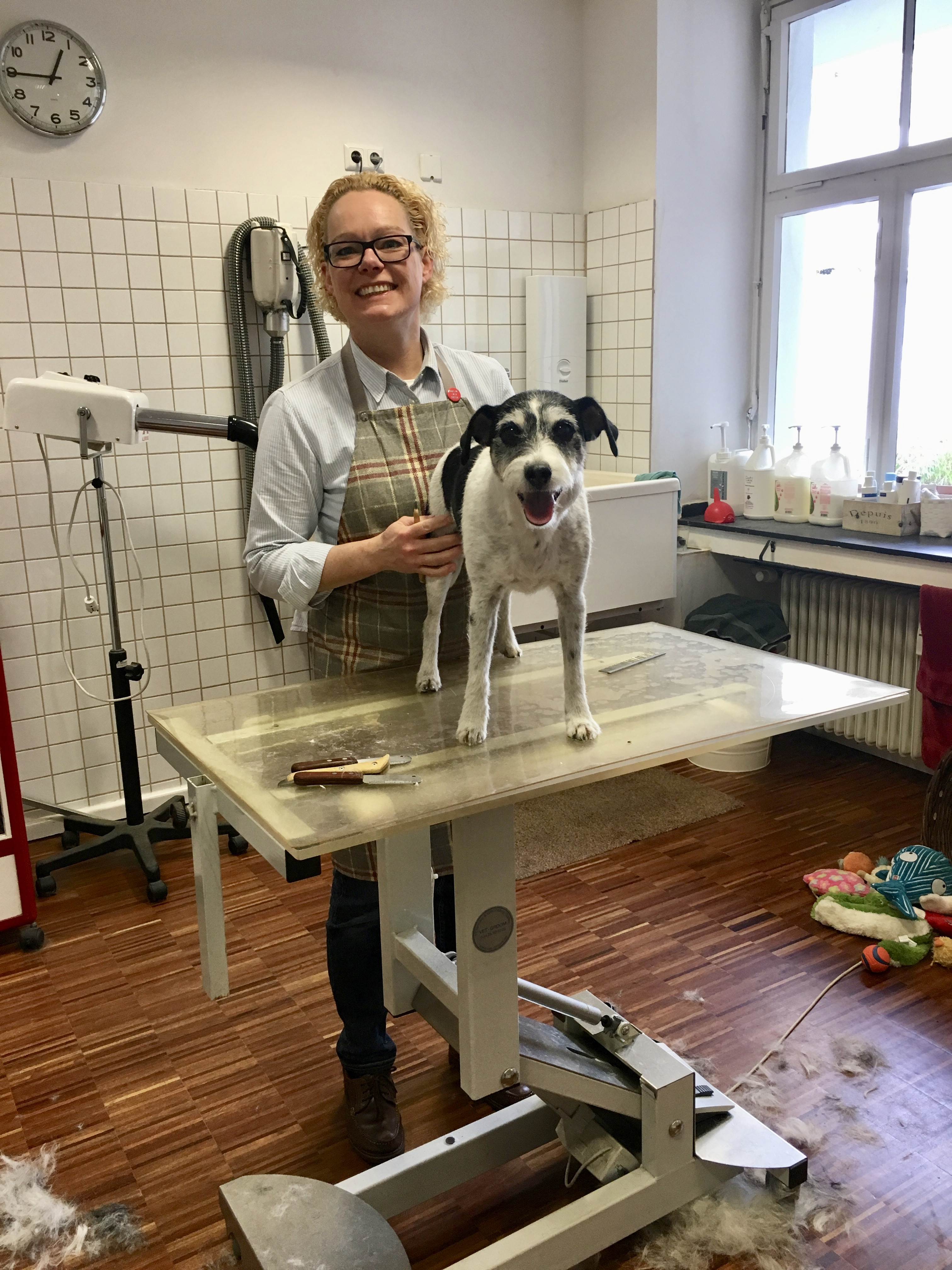 S Handwerk
 Trüffel s feines Handwerk im Hundesalon