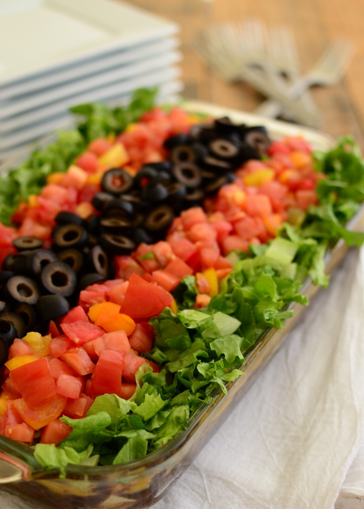 Salat Anrichten
 Garnieren und verzieren von Speisen mit Obst und Gemüse