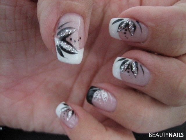 Schwarz Weiß Nageldesign
 Meine Neuen Schwarz Weiß Nageldesign