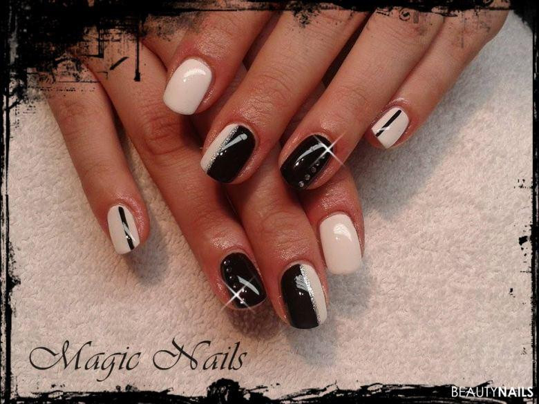 Schwarz Weiß Nageldesign
 100 Schwarze Nageldesign Bilder Ideen 2019