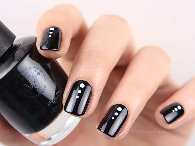 Schwarz Weiß Nageldesign
 nails reloaded nailsreloaded challenge Nageldesign