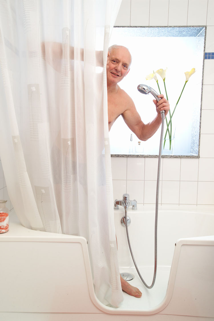 Senioren Geschenke Praktisch Und Alltagstauglich
 Praktisch im Alter eine Duschbadewanne mit Tür – Badgalerie