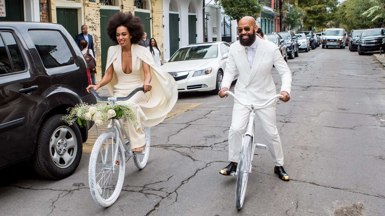 Solange Knowles Hochzeit
 Beyoncés Schwester Solange Mit dem Drahtesel zur eigenen