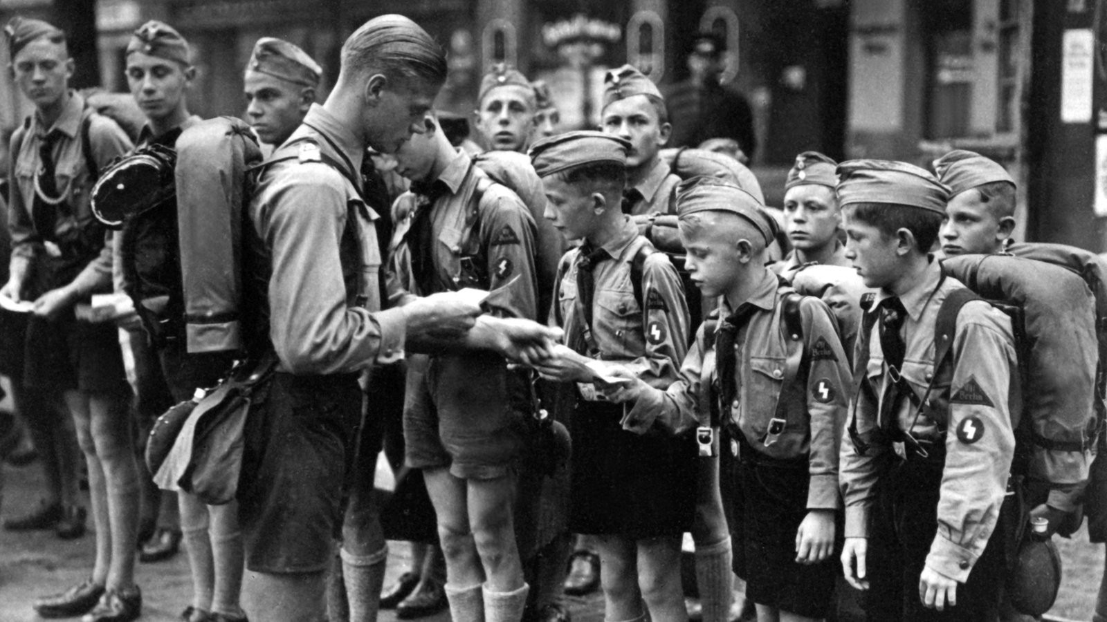 Soldaten Haarschnitt
 Drittes Reich Kindheit im Zweiten Weltkrieg