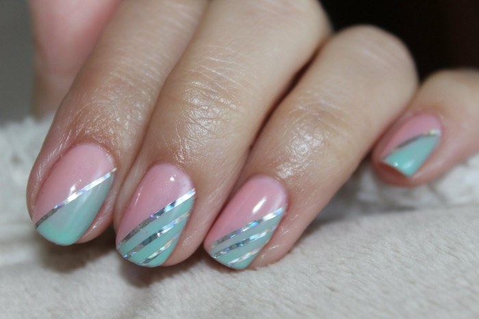 Sommer Nageldesign 2019
 32 Nageldesign Ideen mit Streifen für einen bunten Sommer