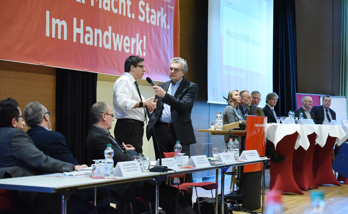 Tarifvertrag Handwerk Nrw
 Giesler macht Handwerk Angebot News