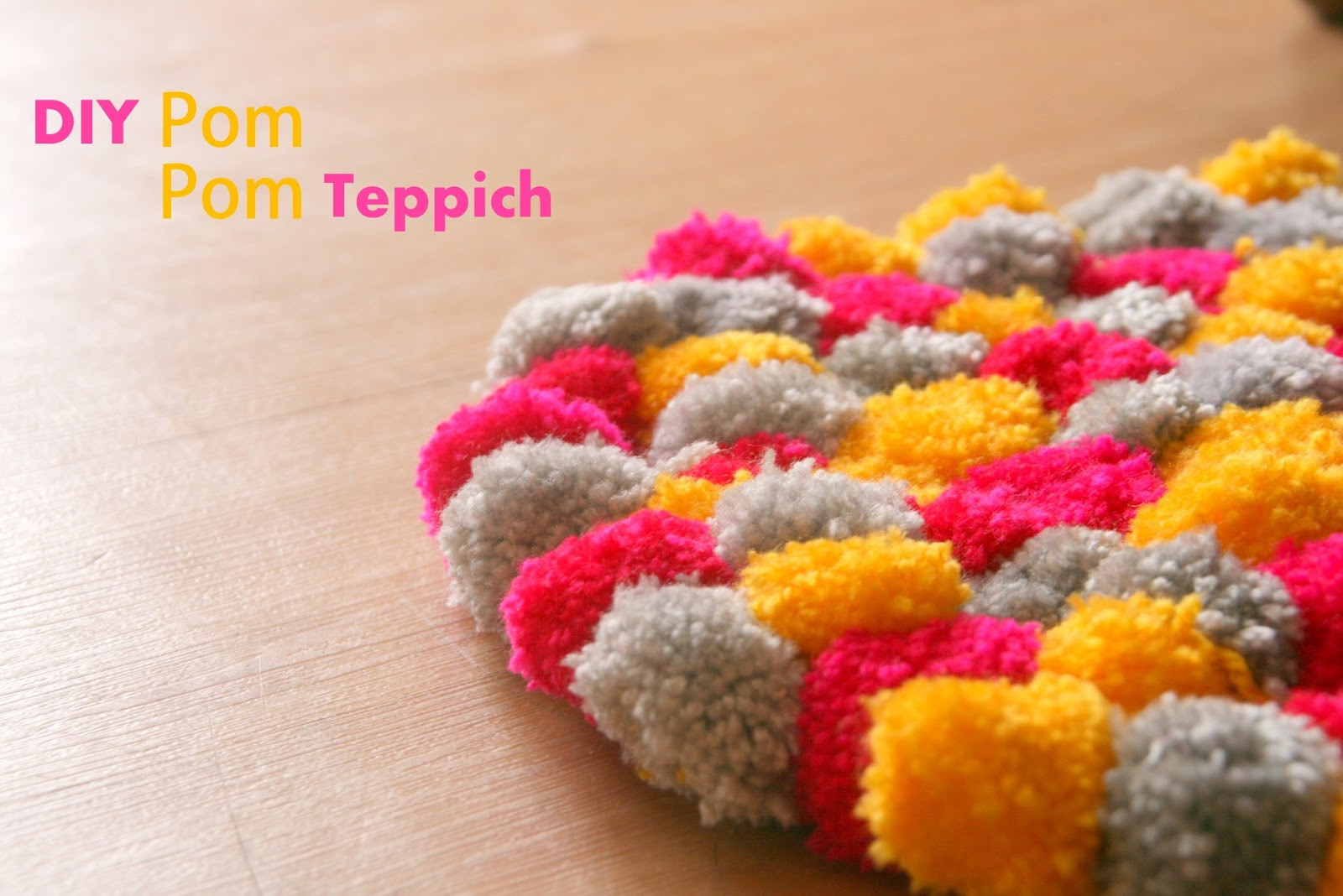 Teppich Diy
 vida nullvier Bam Bam Pom Pom Das Pom Pom Teppich DIY