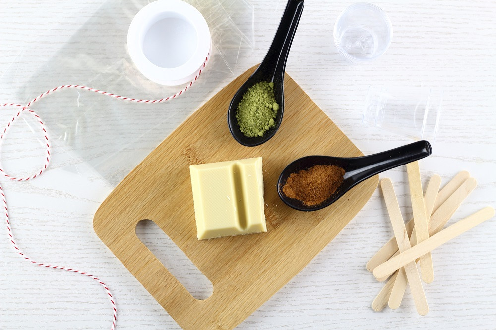 Trinkschokolade Am Stiel Diy
 DIY Trinkschokolade am Stiel Weiße Schokolade mit Matcha