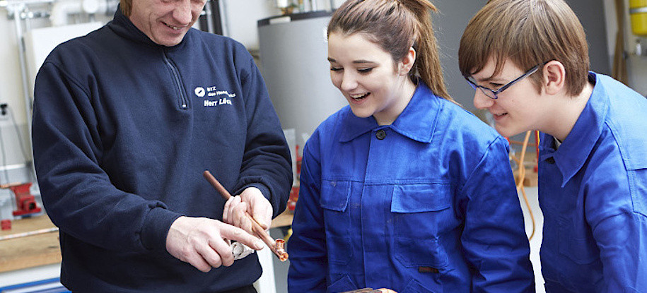 Umschulung Handwerk
 Außerbetriebliche Berufsausbildung BaE Ausbildung