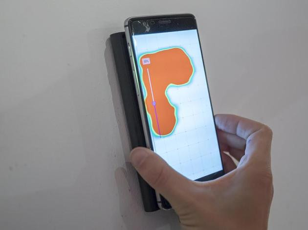 Walabot Diy Kaufen
 Immobilien Sensor sucht in der Wand nach Rohren und