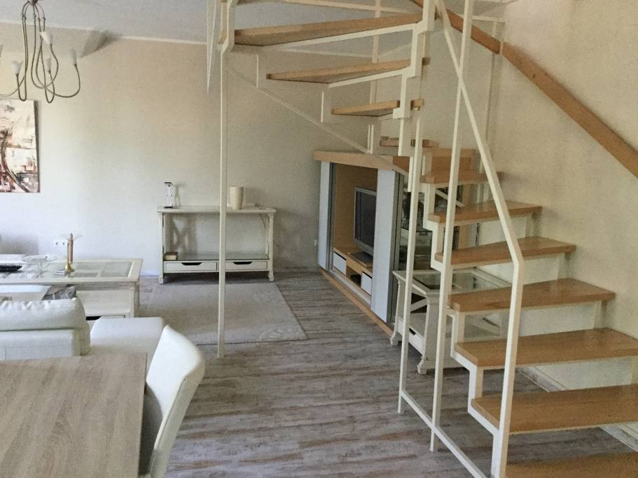 Wohnung In Hennigsdorf
 große Wohnung am Rand von Berlin Service Apartments zur